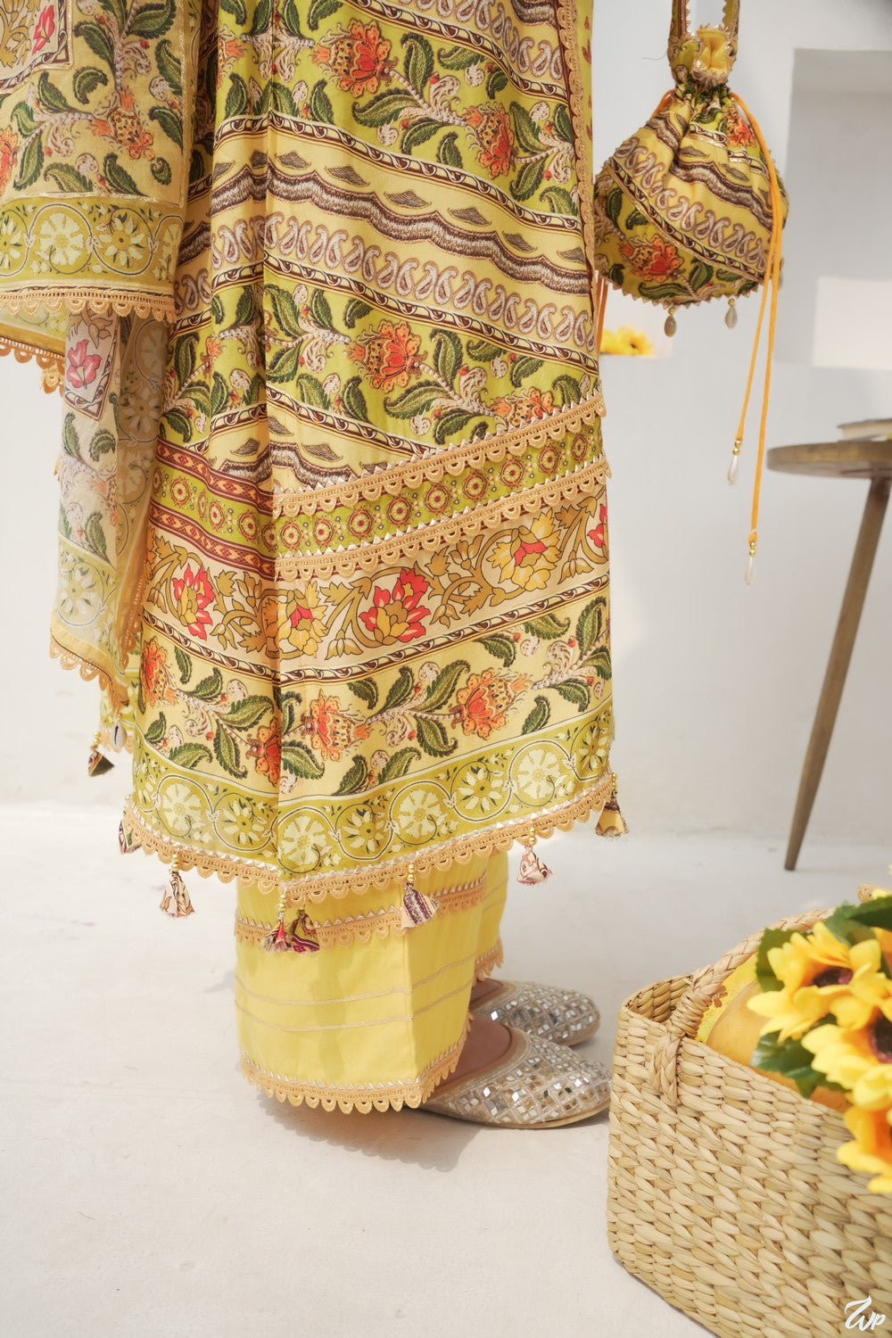 Sunheri Peela Cotton Printed Suit Set